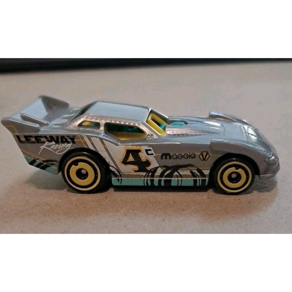 Hot Wheels Maximum Leeway Silver Race Car #4 Leeway Racing Diecast 1:64